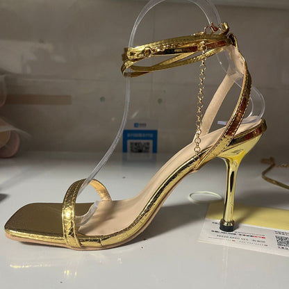 Sharon – Hochhackige Schnürschuhe mit Knöchelring in einfarbig