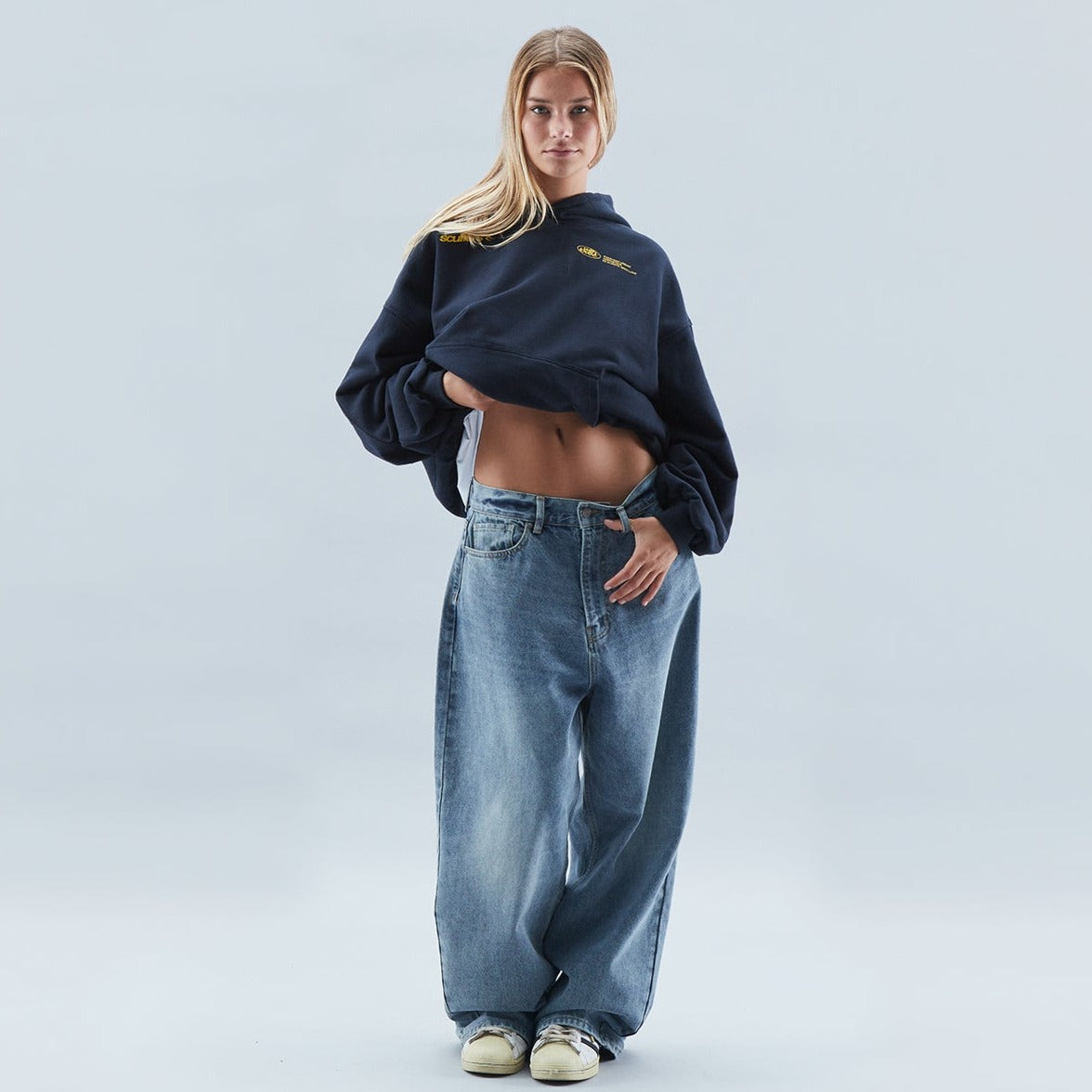 Damen Oversize Hoodie mit Kapuze und Statement-Print – Urban Streetwear für Freizeit & Alltag